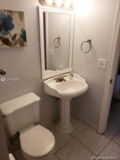 最近售出: $270,000 (3 贝兹, 2 浴室, 1403 平方英尺)