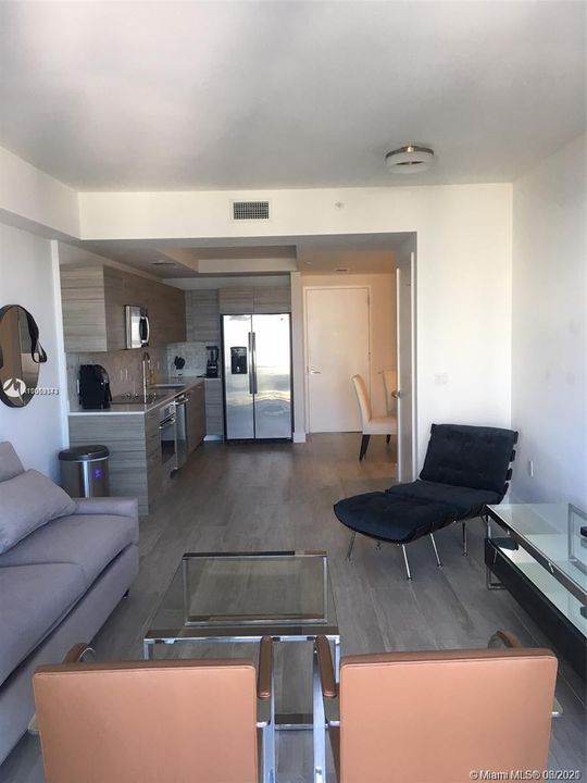 Recently Rented: $3,600 (1 beds, 1 baths, 713 Square Feet)