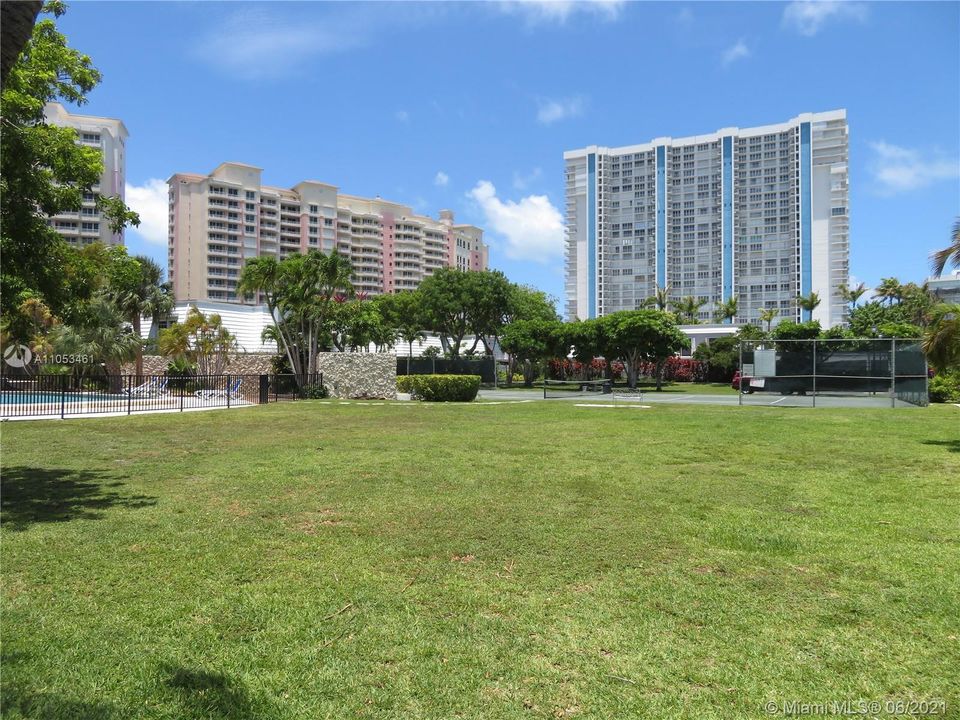 Recently Sold: $428,500 (2 beds, 2 baths, 1330 Square Feet)