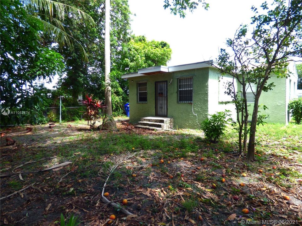 Recently Sold: $269,000 (3 beds, 1 baths, 1050 Square Feet)