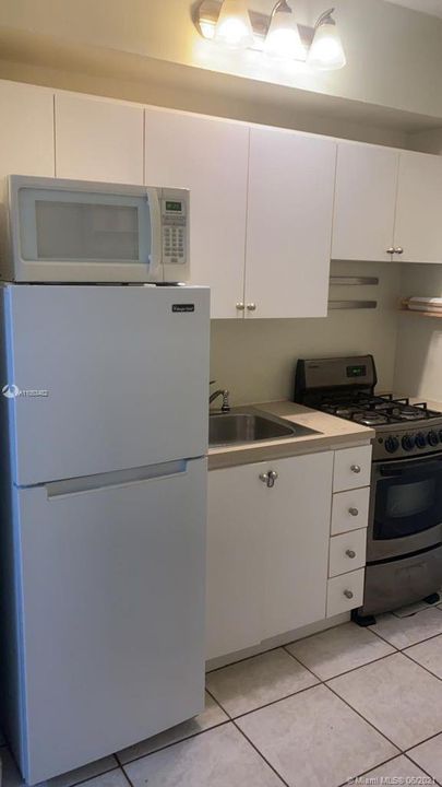 Recently Rented: $1,300 (1 beds, 1 baths, 550 Square Feet)