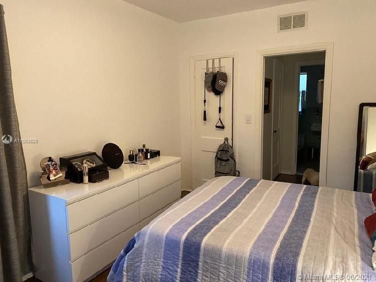 Recently Rented: $1,800 (1 beds, 1 baths, 750 Square Feet)