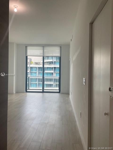 Recently Rented: $3,000 (1 beds, 1 baths, 682 Square Feet)