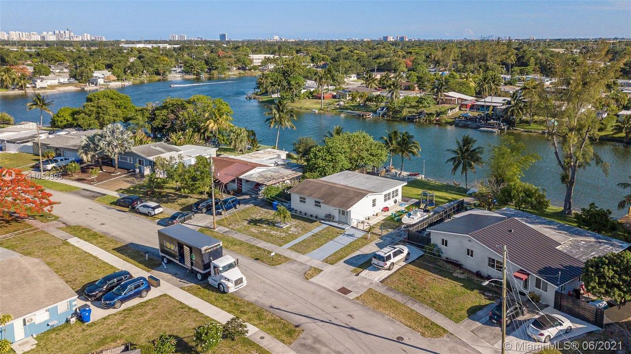 Recently Sold: $400,000 (3 beds, 2 baths, 1692 Square Feet)