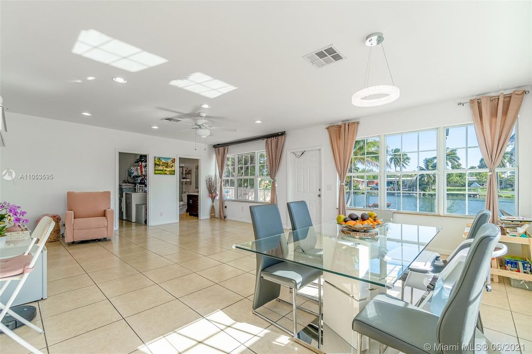 Recently Sold: $400,000 (3 beds, 2 baths, 1692 Square Feet)