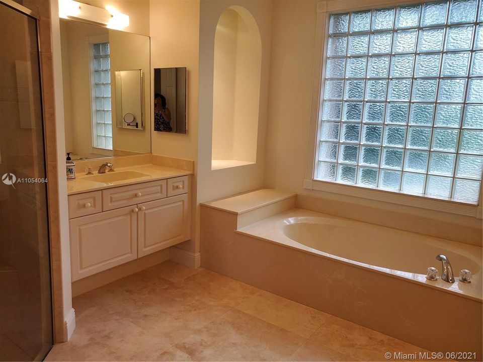Недавно арендовано: $9,000 (5 спален, 4 ванн, 3919 Квадратных фут)