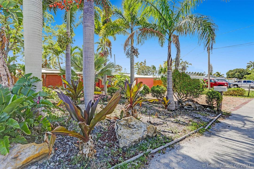 Recently Sold: $605,000 (3 beds, 2 baths, 1360 Square Feet)