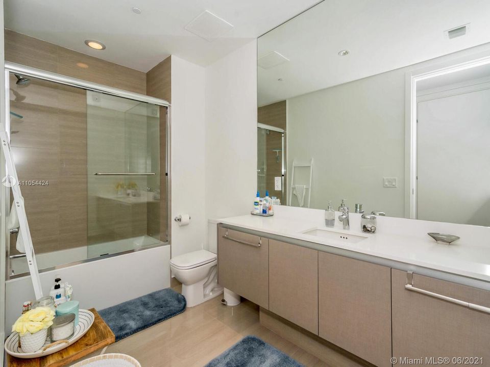 Недавно арендовано: $16,000 (4 спален, 5 ванн, 3126 Квадратных фут)
