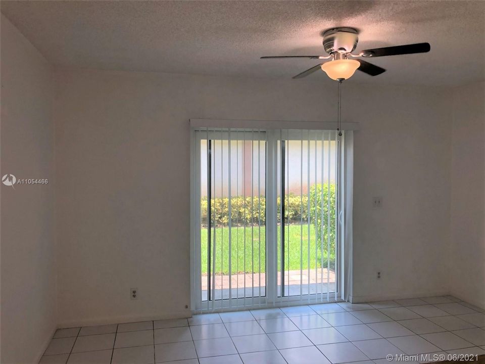 Recently Rented: $1,650 (2 beds, 2 baths, 1291 Square Feet)