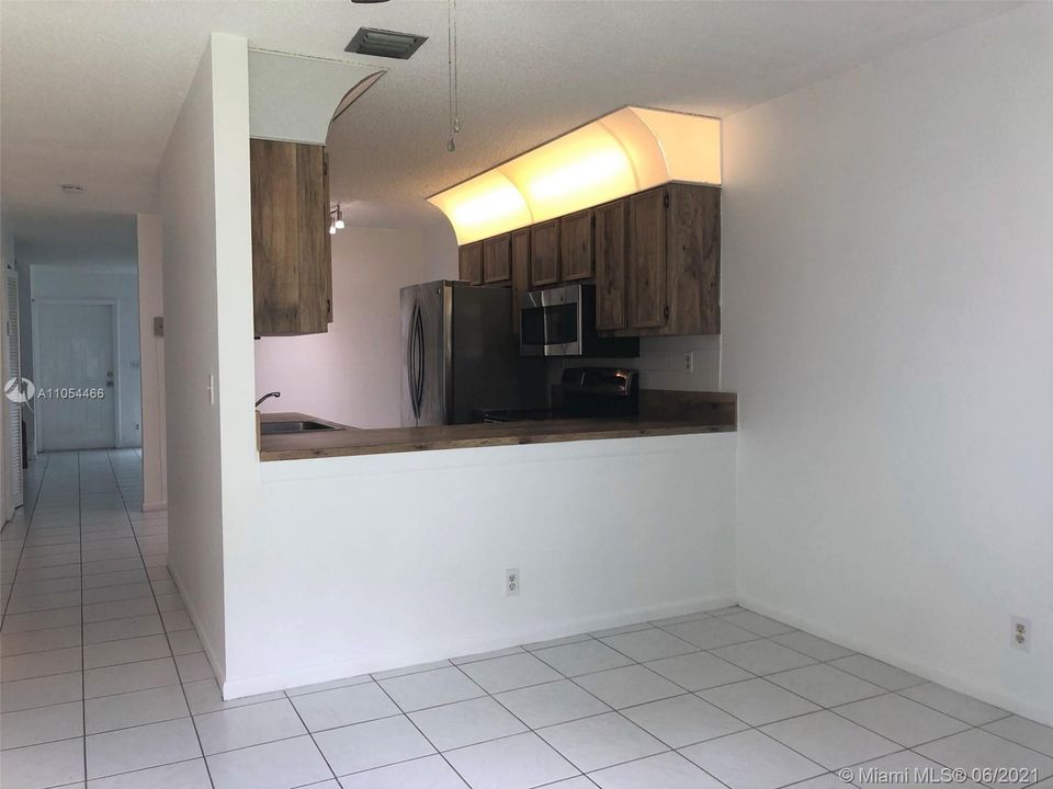Recently Rented: $1,650 (2 beds, 2 baths, 1291 Square Feet)