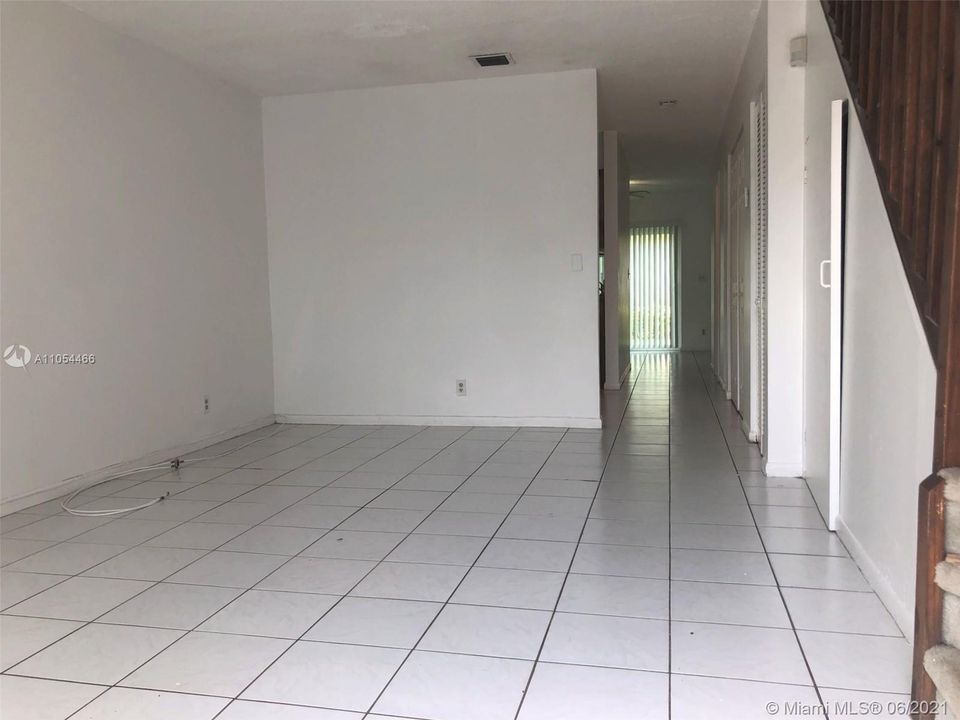 Recently Rented: $1,650 (2 beds, 2 baths, 1291 Square Feet)