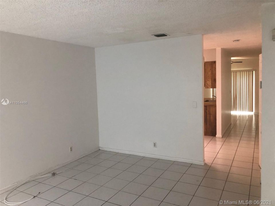 Recently Rented: $1,650 (2 beds, 2 baths, 1291 Square Feet)