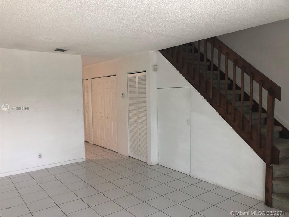 Recently Rented: $1,650 (2 beds, 2 baths, 1291 Square Feet)