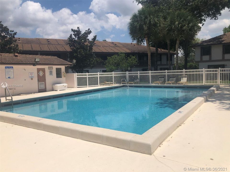 Recently Rented: $1,650 (2 beds, 2 baths, 1291 Square Feet)