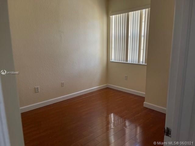 Недавно арендовано: $1,950 (3 спален, 2 ванн, 1325 Квадратных фут)