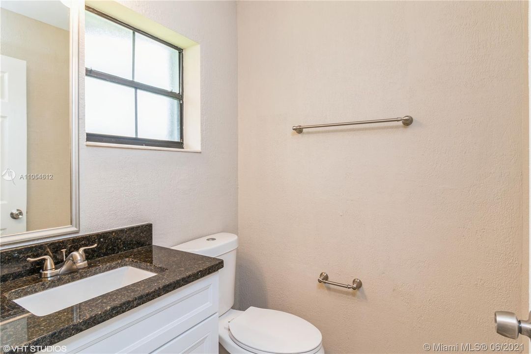 Recently Sold: $239,000 (2 beds, 1 baths, 1056 Square Feet)