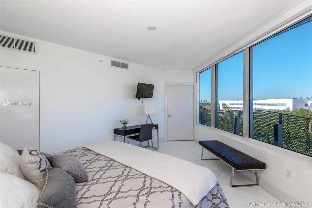 Recently Sold: $799,000 (2 beds, 2 baths, 1234 Square Feet)
