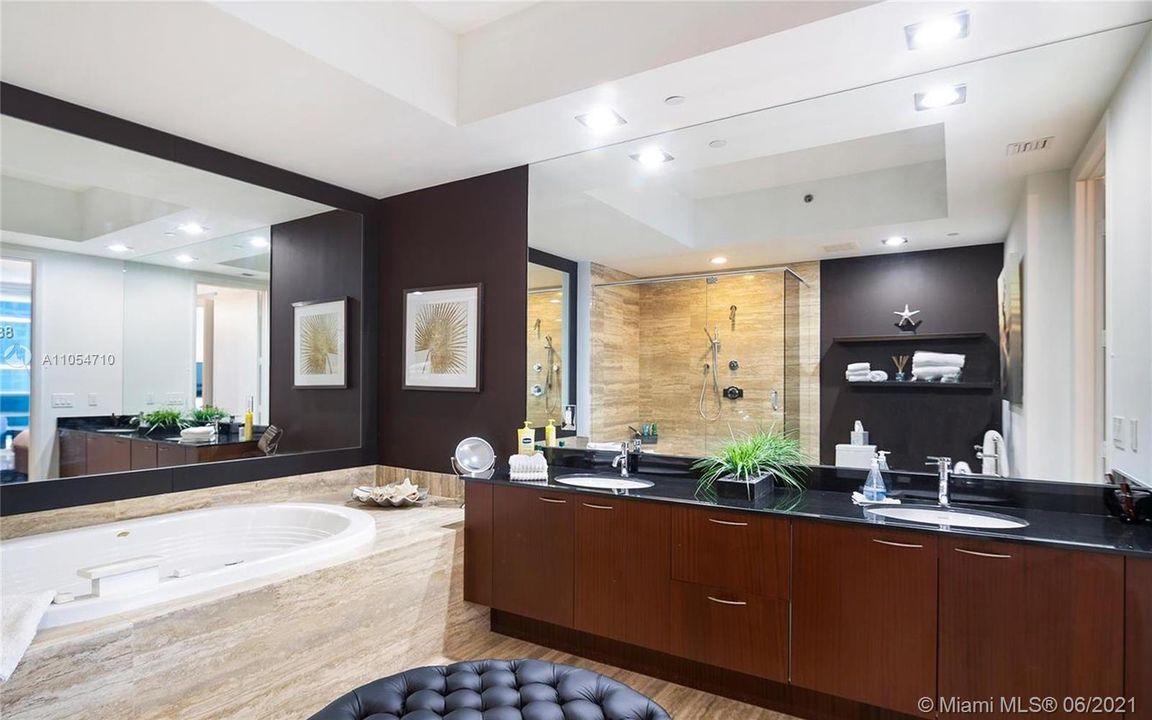 Недавно арендовано: $6,700 (2 спален, 3 ванн, 2084 Квадратных фут)