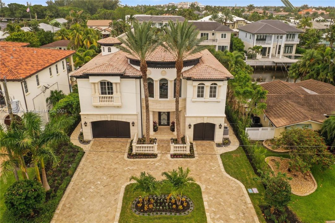 Recently Sold: $4,750,000 (4 beds, 4 baths, 5112 Square Feet)