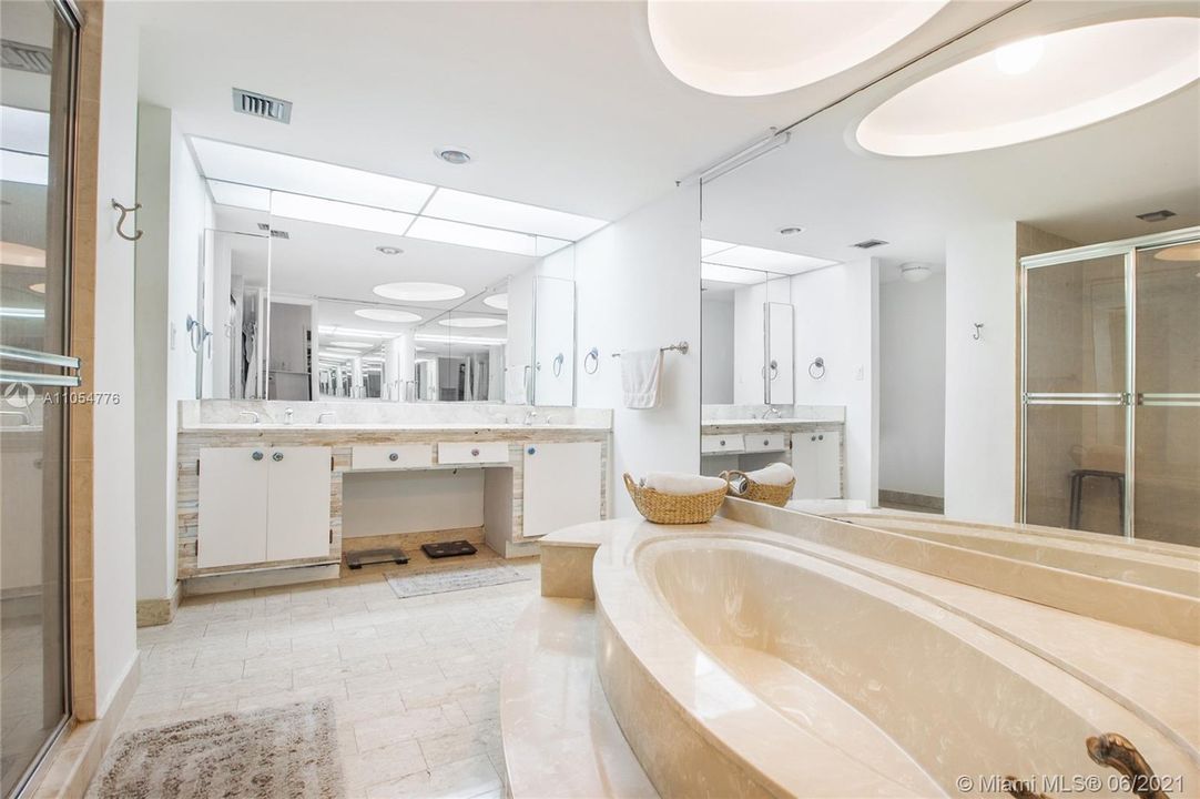 Recently Sold: $792,000 (2 beds, 2 baths, 1782 Square Feet)