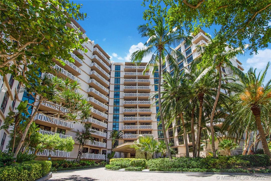 Recently Sold: $792,000 (2 beds, 2 baths, 1782 Square Feet)