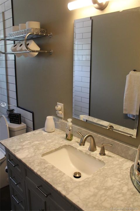 Recently Sold: $345,000 (4 beds, 3 baths, 1704 Square Feet)