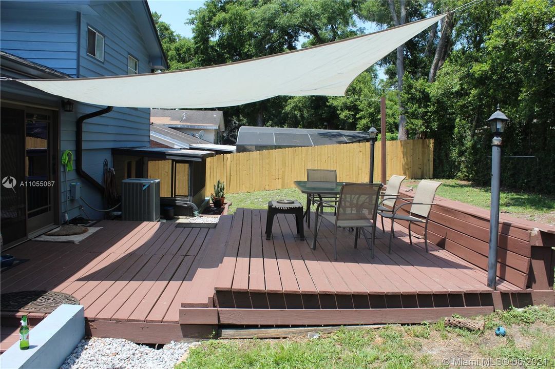 Recently Sold: $345,000 (4 beds, 3 baths, 1704 Square Feet)