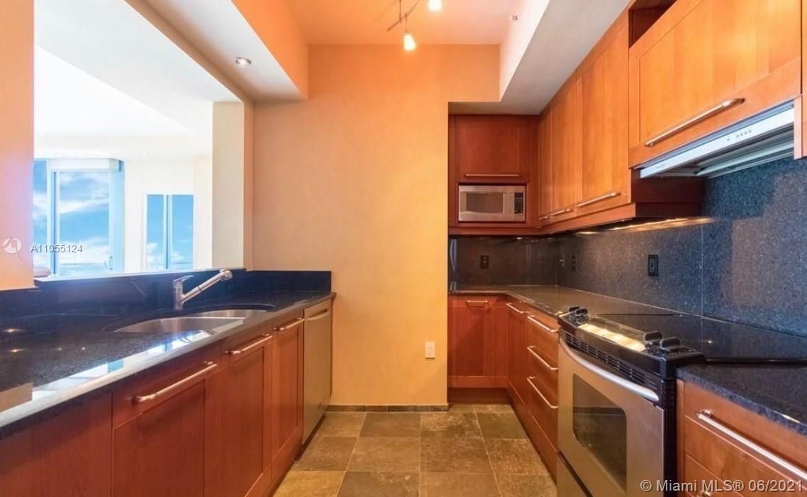 Recently Rented: $3,950 (2 beds, 2 baths, 1161 Square Feet)