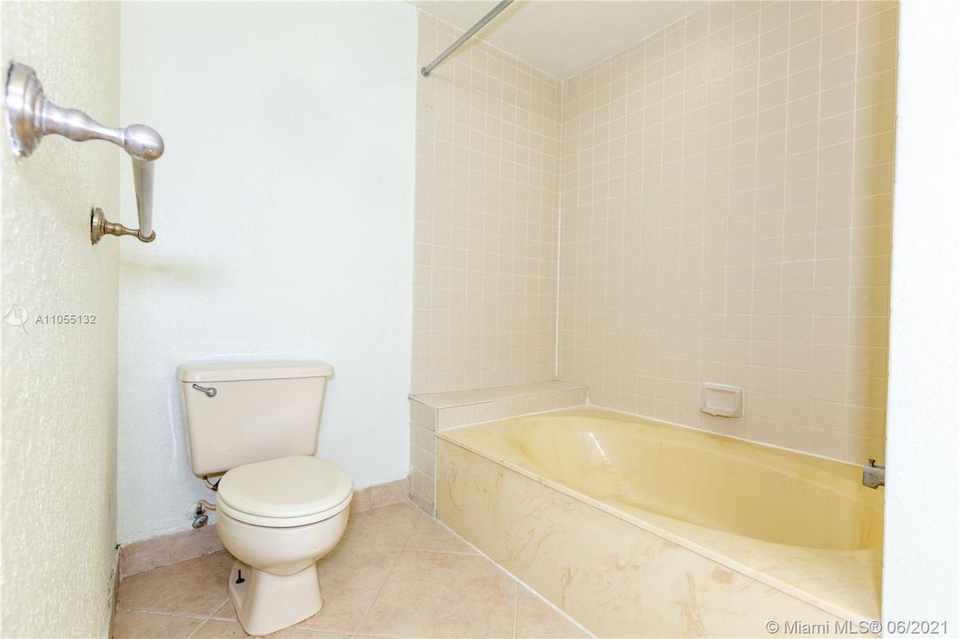 最近租的: $1,950 (2 贝兹, 2 浴室, 1238 平方英尺)