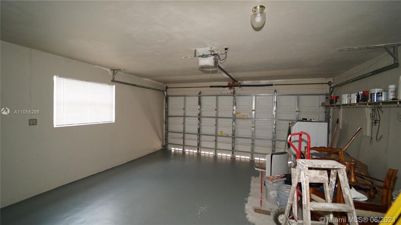 Vendido Recientemente: $297,500 (2 camas, 2 baños, 1037 Pies cuadrados)