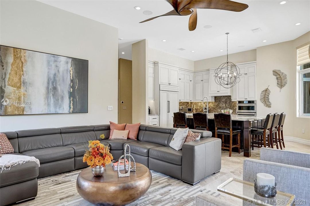 Recently Sold: $1,600,000 (4 beds, 3 baths, 4397 Square Feet)