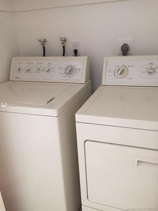 Recently Rented: $1,470 (2 beds, 2 baths, 1035 Square Feet)