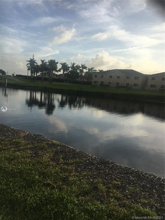 Recently Rented: $1,470 (2 beds, 2 baths, 1035 Square Feet)