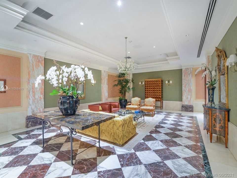 Recently Sold: $3,000,000 (3 beds, 5 baths, 3820 Square Feet)