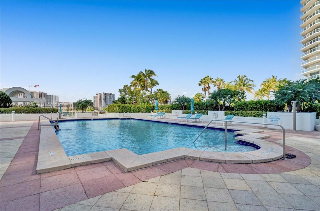 Recently Sold: $1,600,000 (3 beds, 3 baths, 2340 Square Feet)