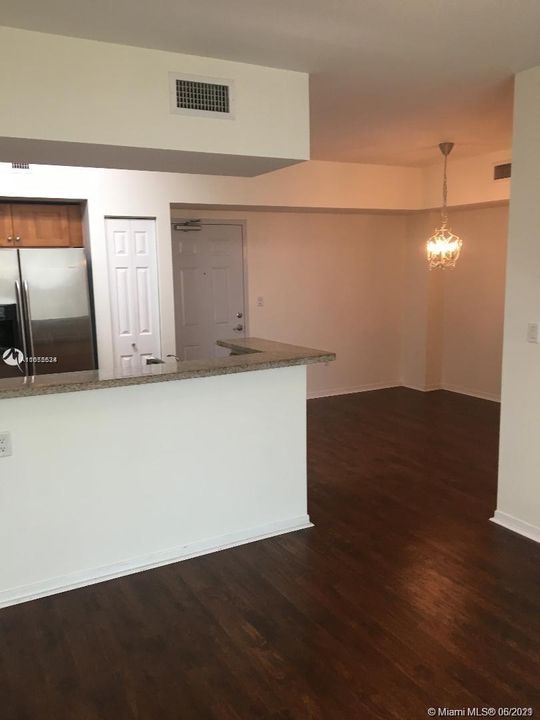 Recently Sold: $405,000 (2 beds, 2 baths, 846 Square Feet)
