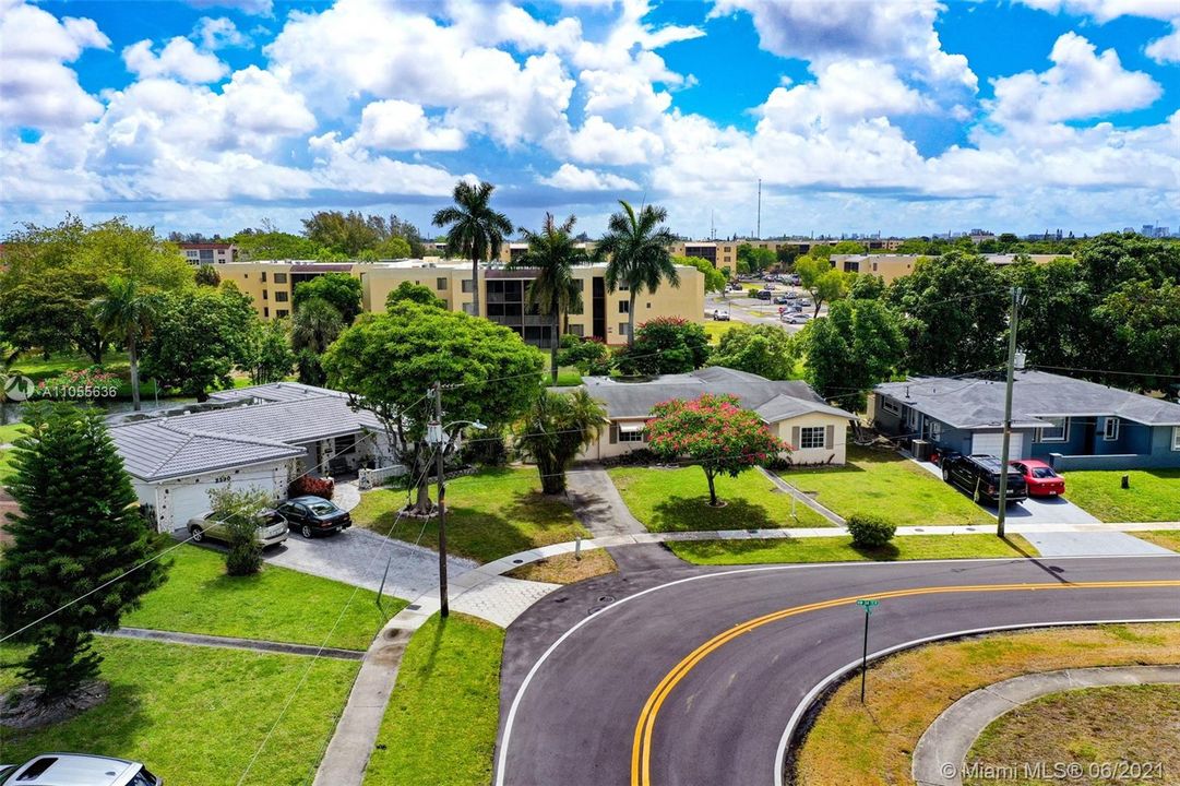 Недавно продано: $364,900 (3 спален, 2 ванн, 2001 Квадратных фут)