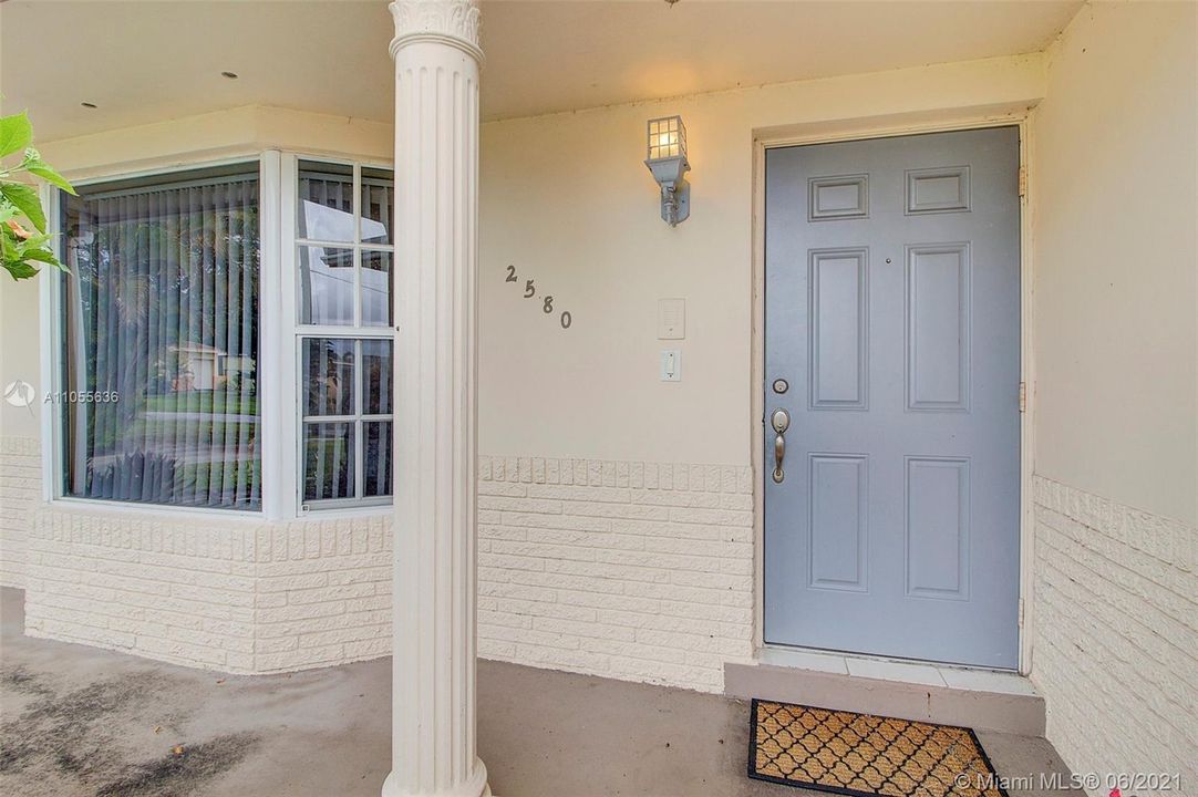 Недавно продано: $364,900 (3 спален, 2 ванн, 2001 Квадратных фут)