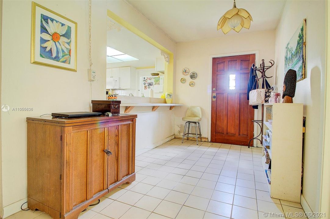 Недавно продано: $364,900 (3 спален, 2 ванн, 2001 Квадратных фут)