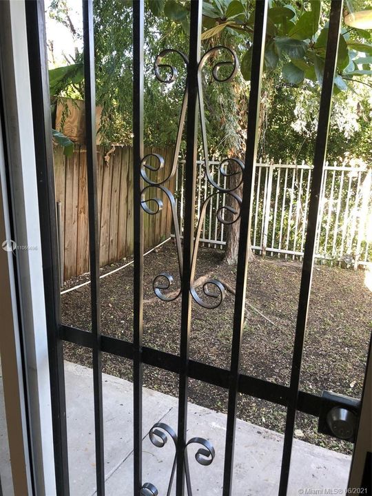 Recientemente alquilado: $1,750 (3 camas, 2 baños, 1253 Pies cuadrados)