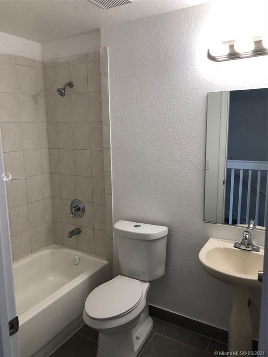 Recientemente alquilado: $1,750 (3 camas, 2 baños, 1253 Pies cuadrados)