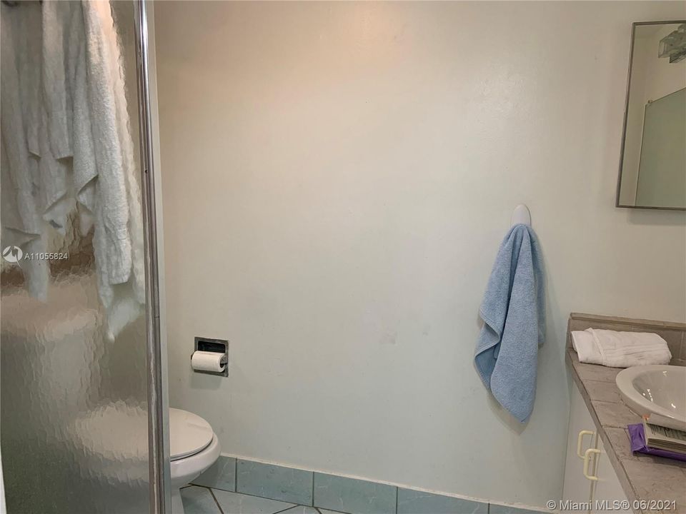 Recently Rented: $1,300 (2 beds, 2 baths, 1093 Square Feet)