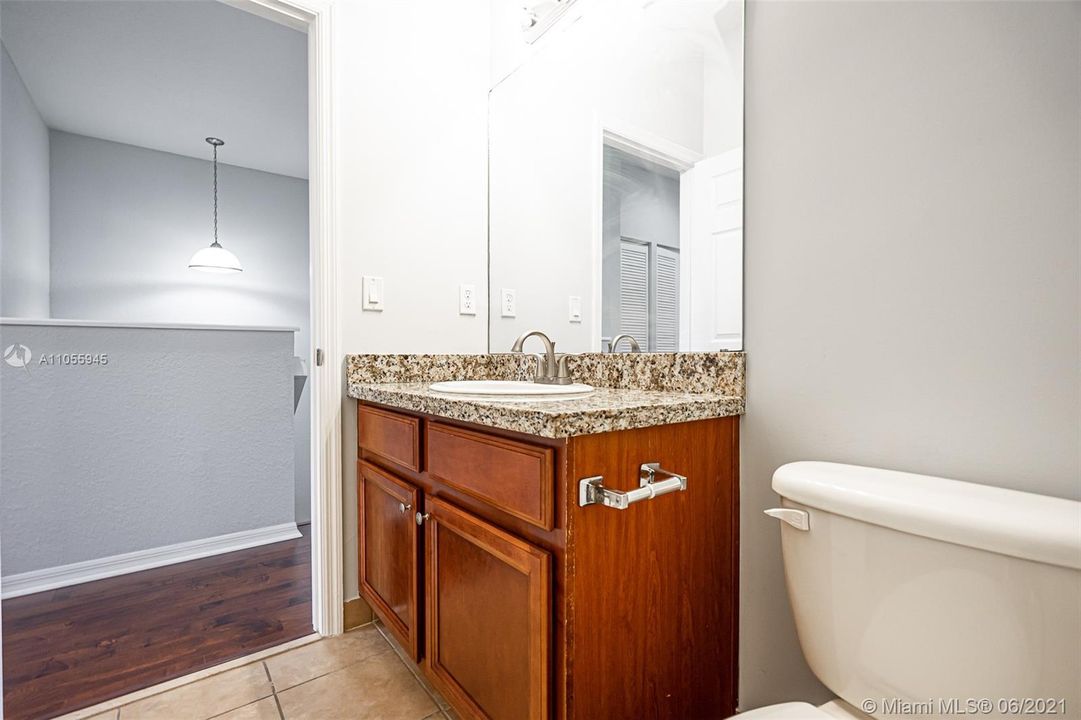 Недавно арендовано: $2,400 (3 спален, 2 ванн, 1523 Квадратных фут)