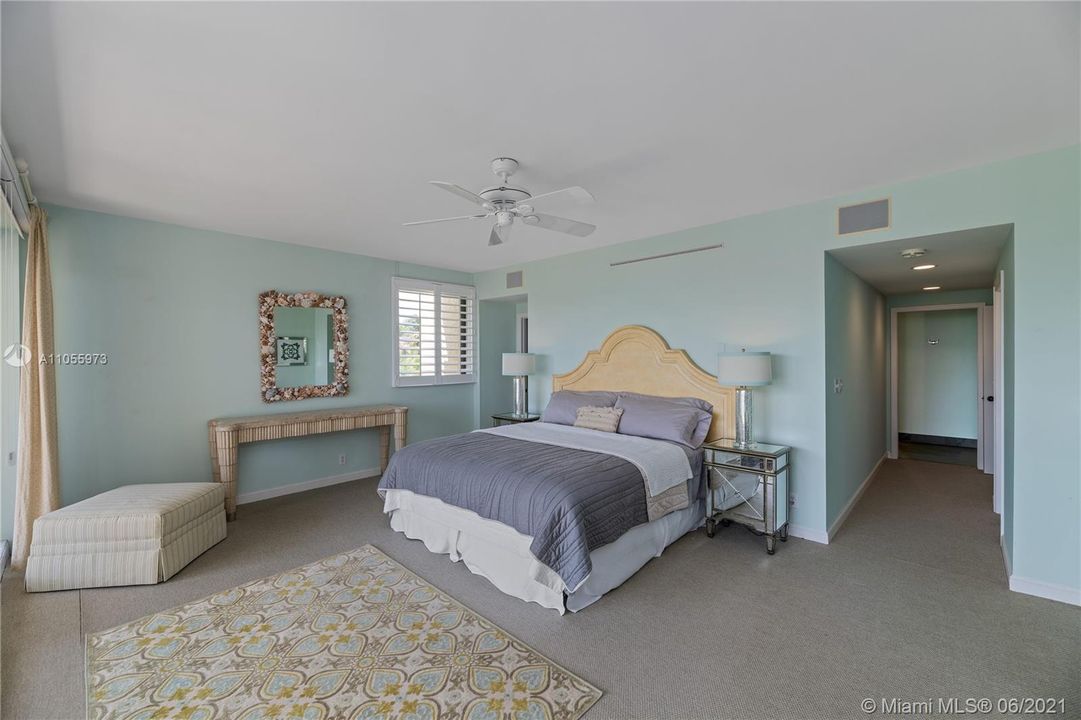 Recently Sold: $1,100,000 (3 beds, 3 baths, 2940 Square Feet)