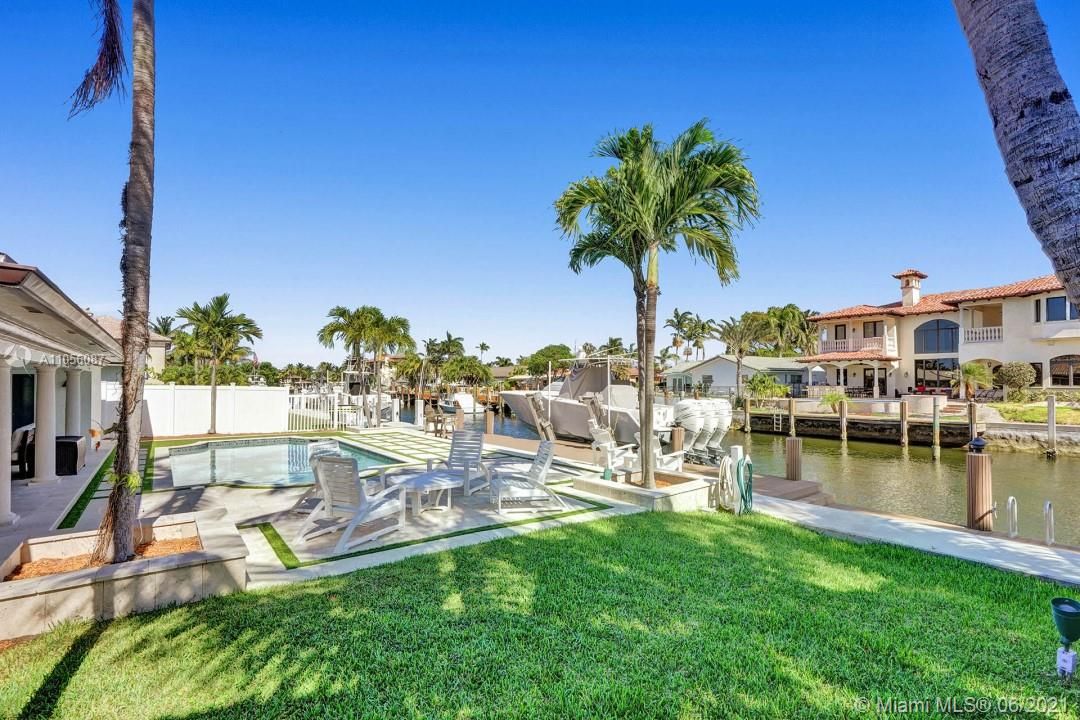 Recently Sold: $1,979,000 (4 beds, 4 baths, 2823 Square Feet)