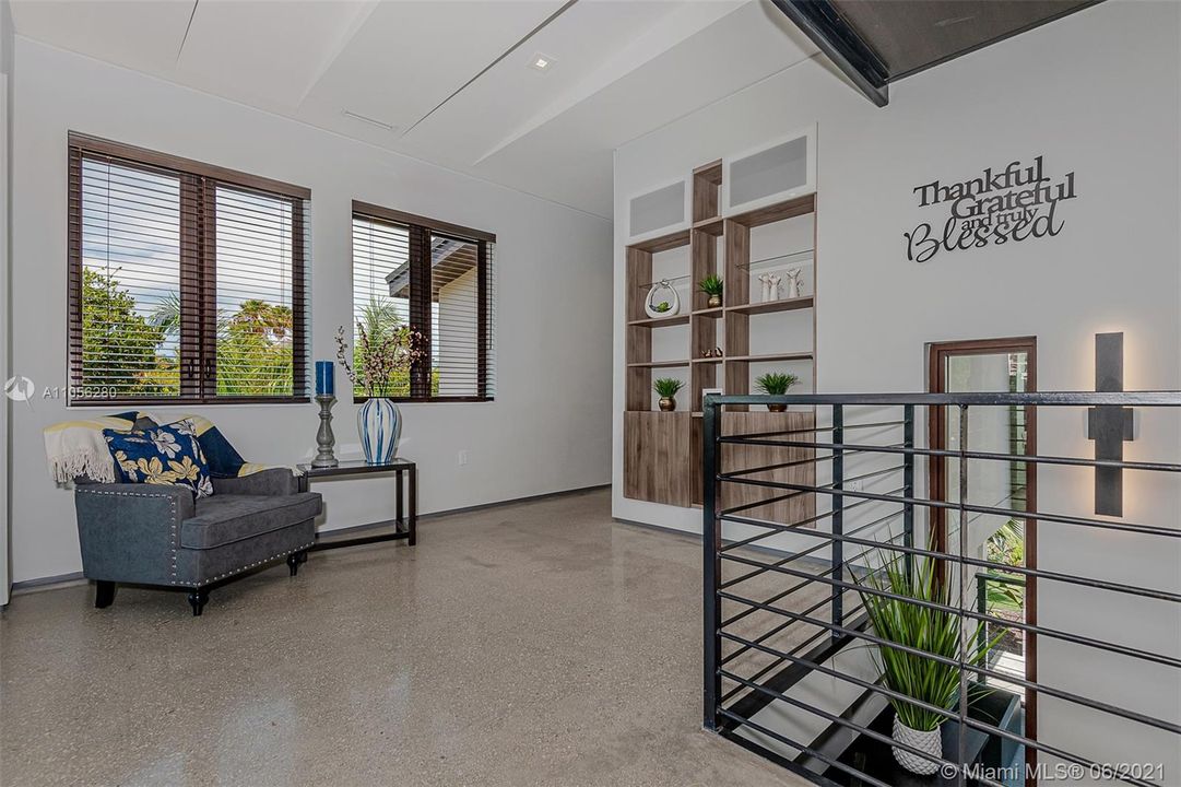 Recently Rented: $12,000 (5 beds, 3 baths, 3317 Square Feet)