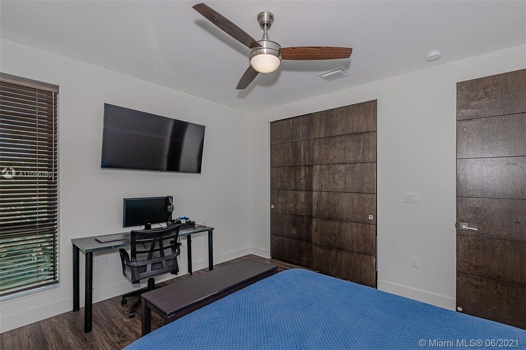 Recently Rented: $12,000 (5 beds, 3 baths, 3317 Square Feet)