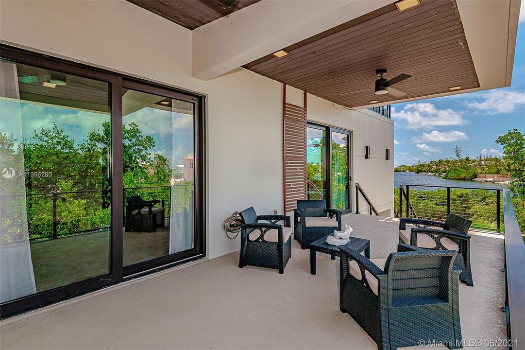 Recently Rented: $12,000 (5 beds, 3 baths, 3317 Square Feet)