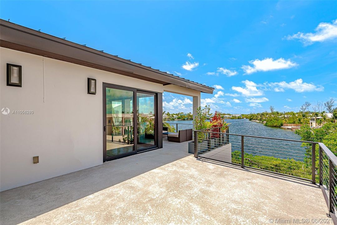 Recently Rented: $12,000 (5 beds, 3 baths, 3317 Square Feet)