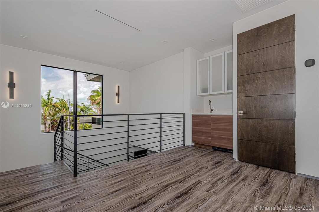 Recently Rented: $12,000 (5 beds, 3 baths, 3317 Square Feet)